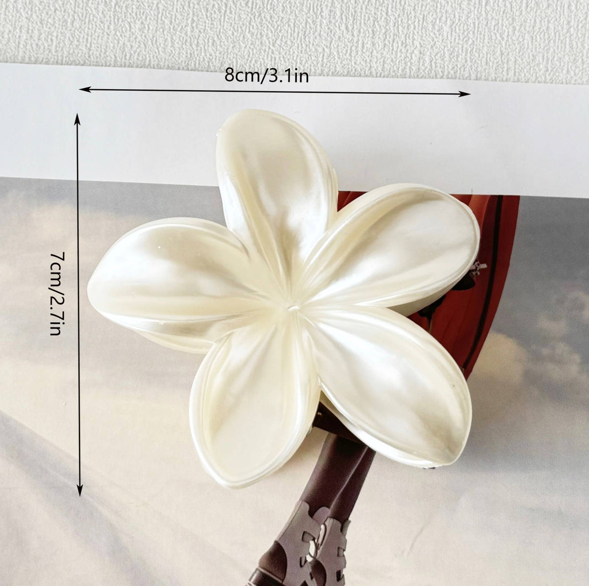 Assorted Creamy Glossy Flower Hair Claws - AVERO: Assorted / ONE SIZE