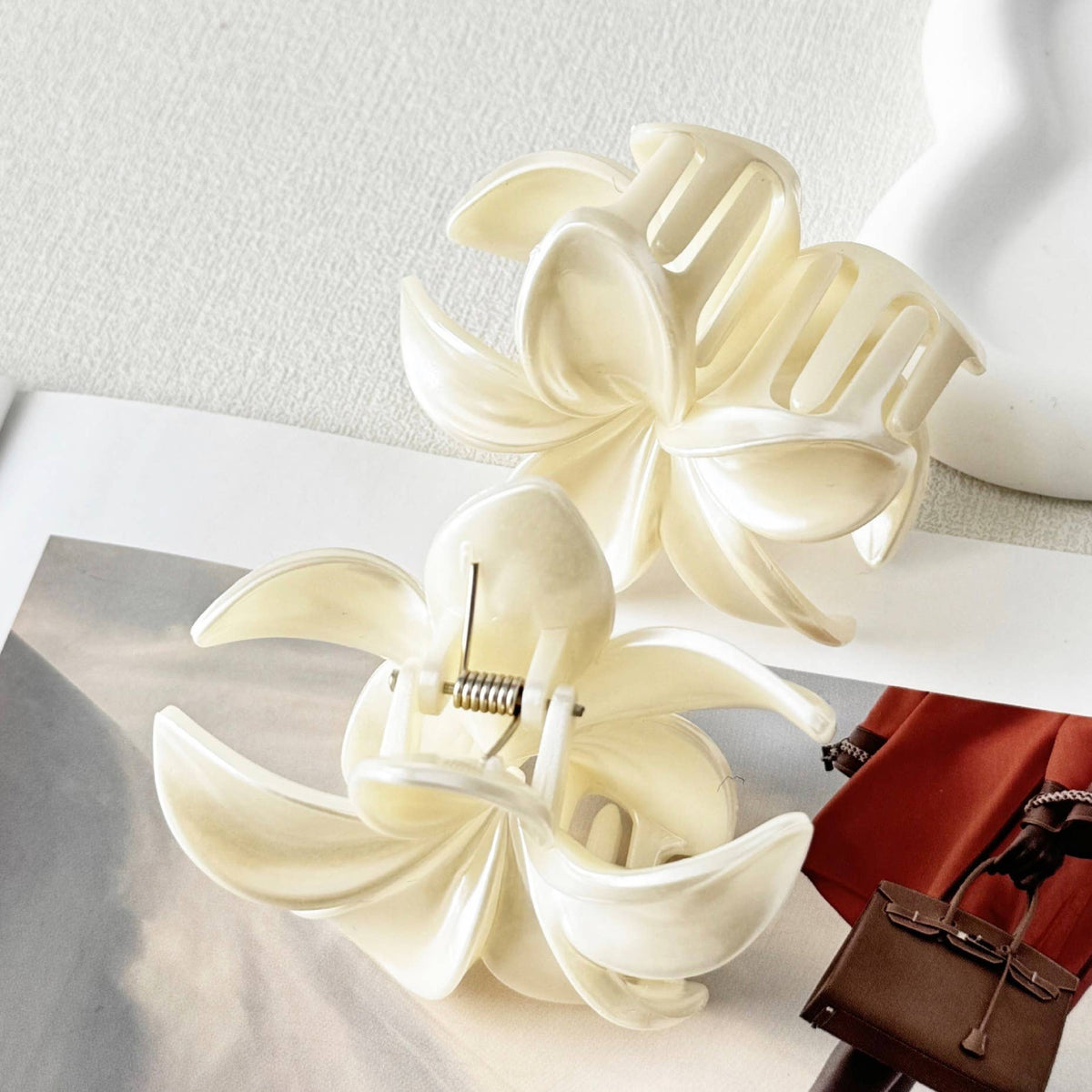 Assorted Creamy Glossy Flower Hair Claws - AVERO: Assorted / ONE SIZE